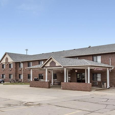 Econo Lodge Inn & Suites Dubuque Extérieur photo