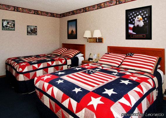 Econo Lodge Inn & Suites Dubuque Chambre photo