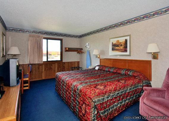 Econo Lodge Inn & Suites Dubuque Chambre photo