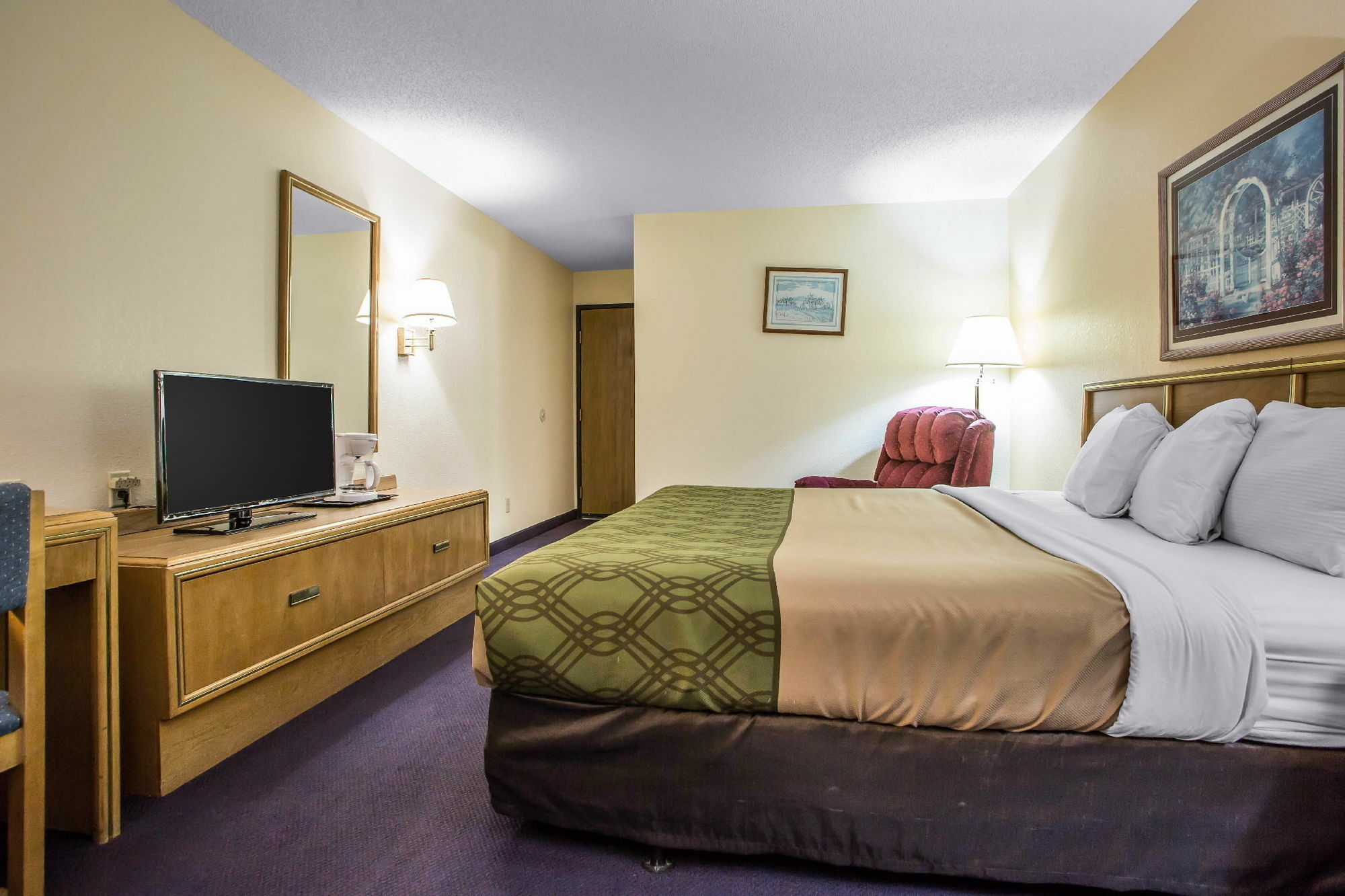 Econo Lodge Inn & Suites Dubuque Extérieur photo