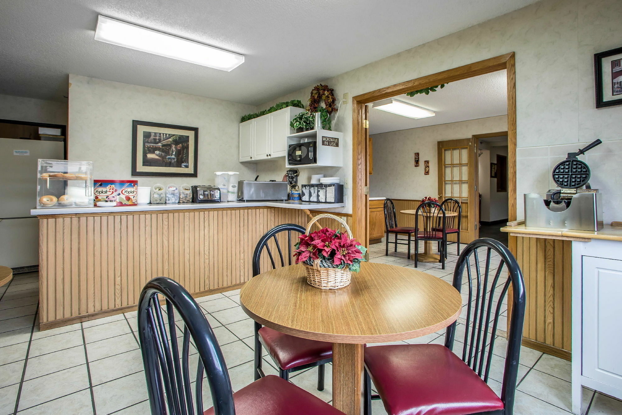 Econo Lodge Inn & Suites Dubuque Extérieur photo