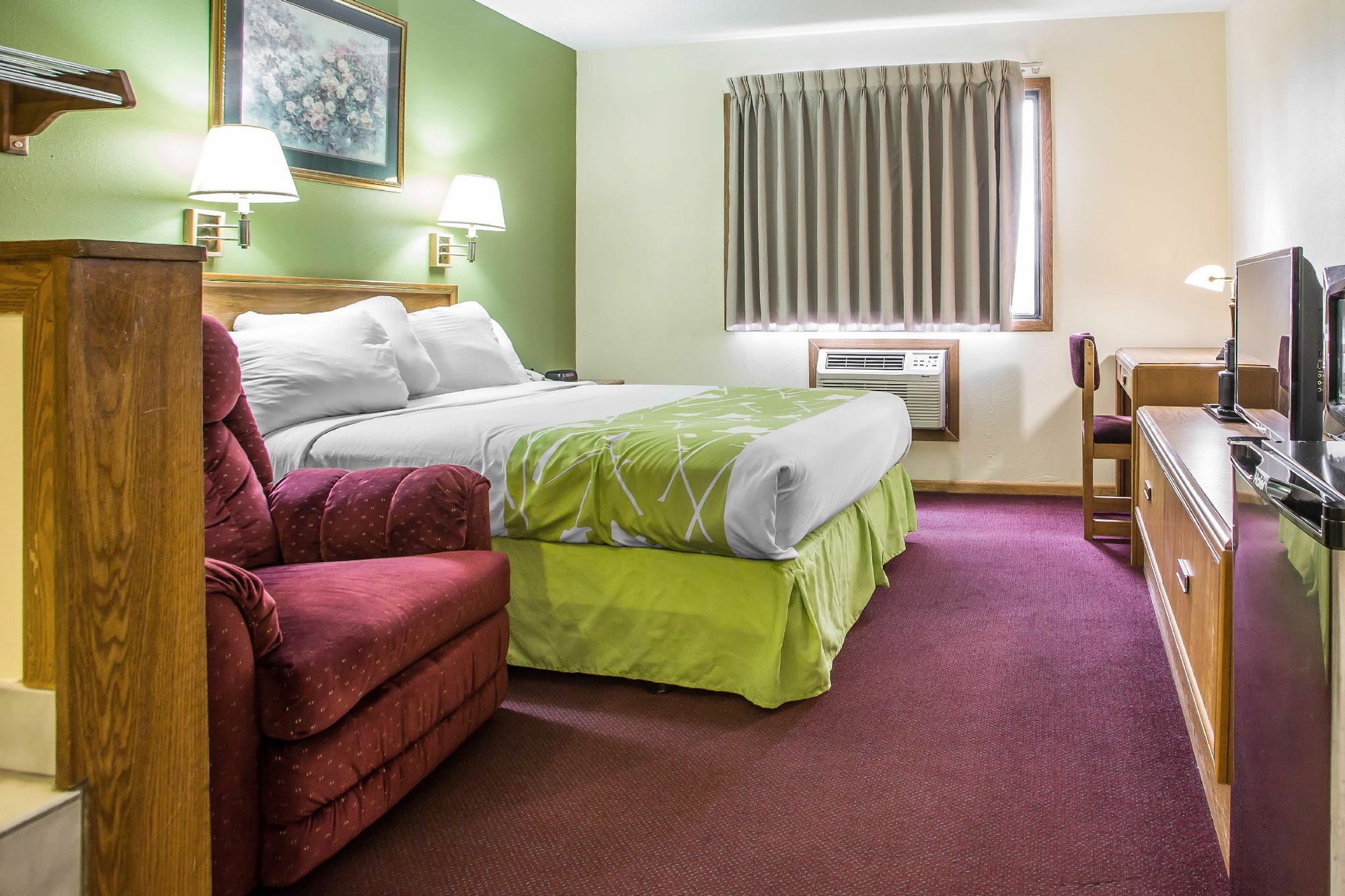 Econo Lodge Inn & Suites Dubuque Extérieur photo